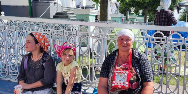 Прочани Української православної церкви московського патріархату прийшли в Почаїв (фоторепортаж)