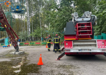 У Тернополі зупинилося колесо огляду, на якому перебували люди