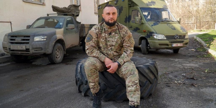 Тернопільський кордівець Андрій П’єцовий: “Осколки застрягли навіть в кобурі пістолета”