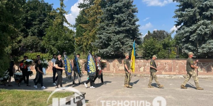 Захисника Богдана Сенюка поховали у Тернополі