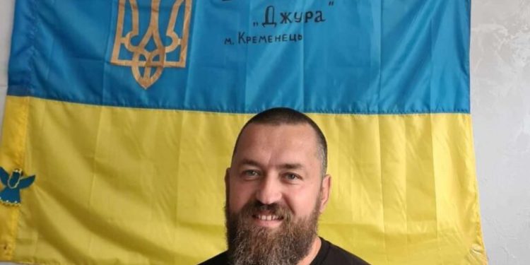 Головнокомандувач нагородив “Золотим хрестом” бійця з Тернопільщини Віктора Фенька