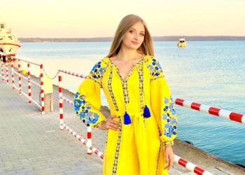 Студентка ЗУНУ виступила із українською піснею та синьо-жовтим прапором на конкурсі краси в Польщі