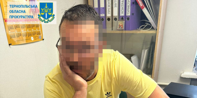 Тернополянин за 10 тис. доларів допомагав “відкосити” від війська