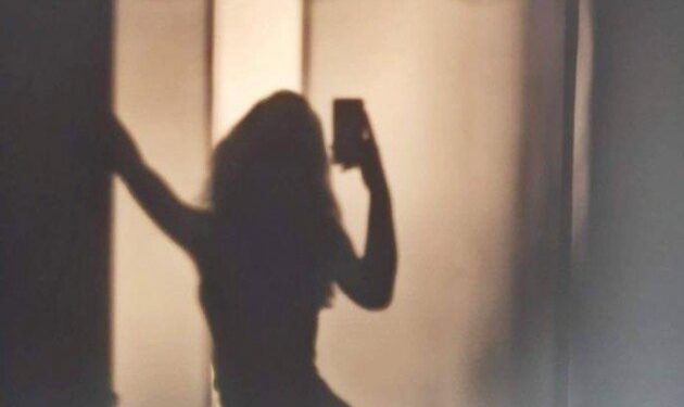 На Тернопільщині чоловік поширив інтимні фото неповнолітньої дівчини та отримав 3 роки за ґратами