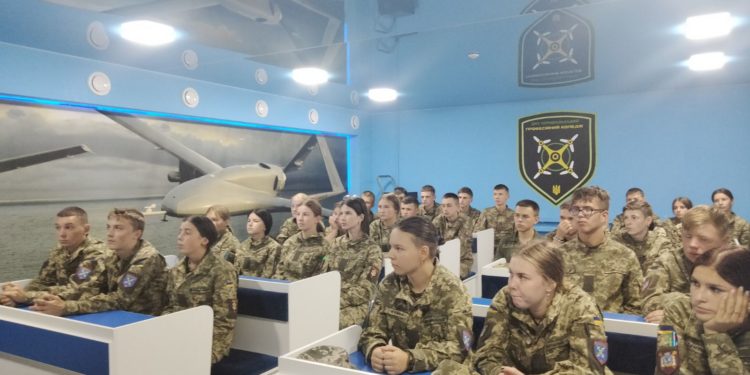 У Тернопільському коледжі відбувся допрем’єрний показ документального фільму про героїв України з Тернопільщини