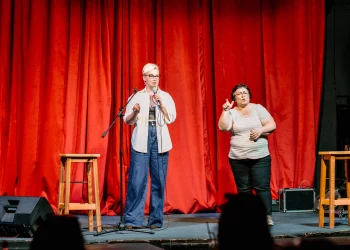 У Тернополі провели перший стендап-концерт мовою жестів