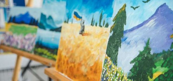 У класичному університеті Тернополя відбулося відкриття виставки картин, написаних пораненими бійцями Збройних Сил України
