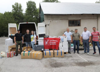 Автомобіль, Starlink, будівельні матеріали та продукти: волонтери «Української команди» знову везуть допомогу на фронт (відео)