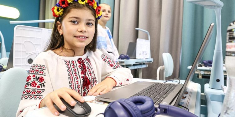 Цифровий освітній центр повернув дітей за парти після півторарічної перерви