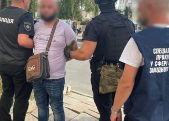 Ставили на лічильник: рекетирів затримали в центрі Тернополя