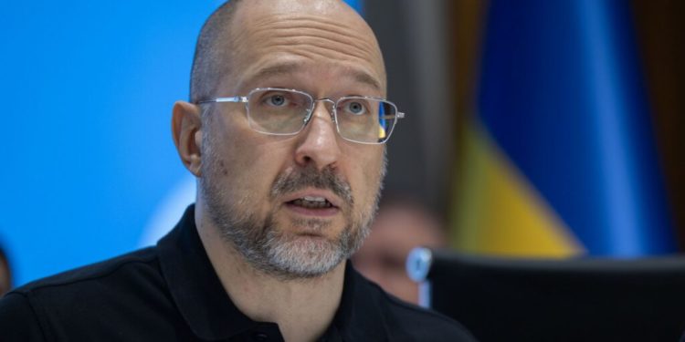 Україна має наростити виробництво власних дронів, озброєння та боєприпасів, – Денис Шмигаль