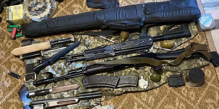 На Тернопільщині торгували зброєю з фронту (фото та відео)