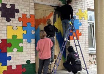 Студенти-реставратори ТНПУ оновили вхід у мистецький корпус