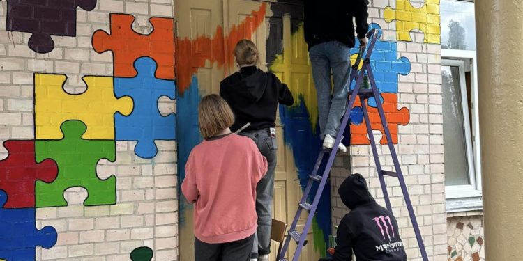 Студенти-реставратори ТНПУ оновили вхід у мистецький корпус