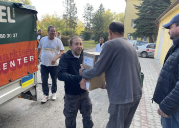 Партнери «Української команди» з Німеччини привезли повний автобус допомоги для лікарні у Збаражі
