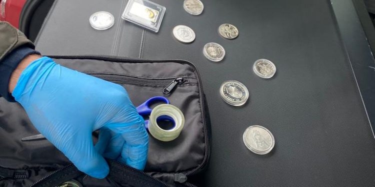 На Тернопільщині зловмисники викрали сейф з колекційними монетами