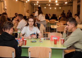 Відпочити від навчання та поспілкуватися з друзями: у ЗУНУ провели вечір настільних ігор