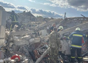 Війська РФ вдарили ракетою по кафе на Харківщині, де проходили поминки