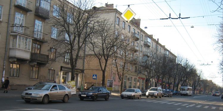 Відсьогодні обмежили рух на вул. Руській у Тернополі