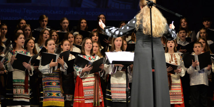 Учні тернопільської дитячої хорової школи «Зоринка» здобули вісім нагород на міжнародних конкурсах
