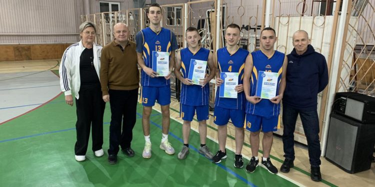 У ЗУНУ спартакіада першокурсника з баскетболу серед чоловічих команд