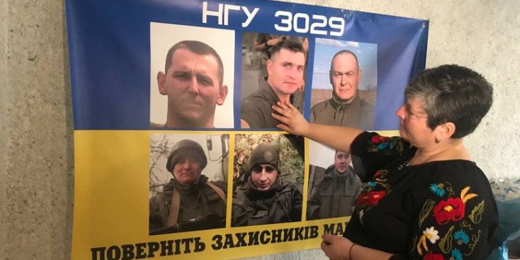 Мати з Тернопільщини чекає на повернення сина з полону окупантів