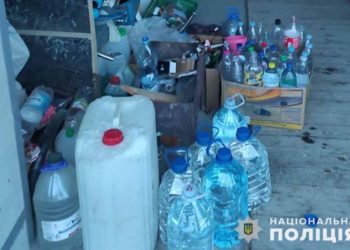 Тернополянин у гаражі “робив коньяк”