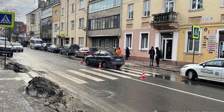 У Тернополі в центрі міста водій наїхав на пішохода