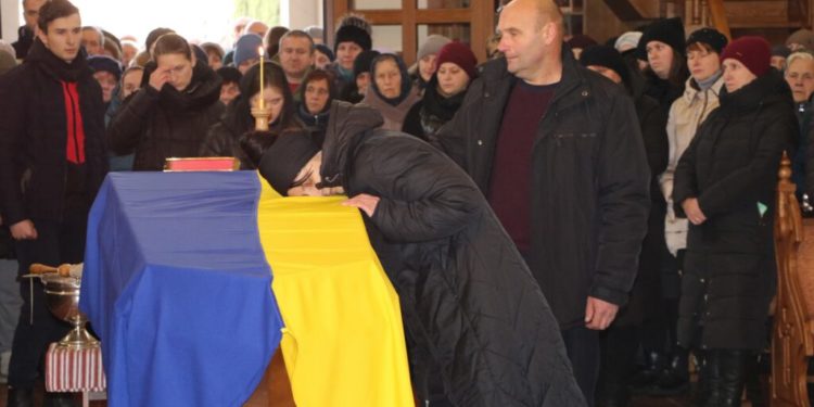 Тернопільщина попрощалася із бійцем полку «Азов» Назаром Гірняком