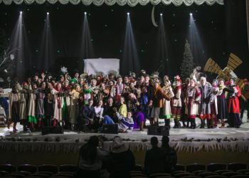 Благодійну студентську виставу «Ніч перед Різдвом» організували в Класичному університеті Тернополя