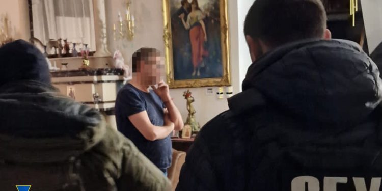 СБУ за сприяння Міноборони викрила чиновників оборонного відомства і менеджерів «Львівського арсеналу», які вкрали майже 1,5 млрд грн на закупівлі снарядів