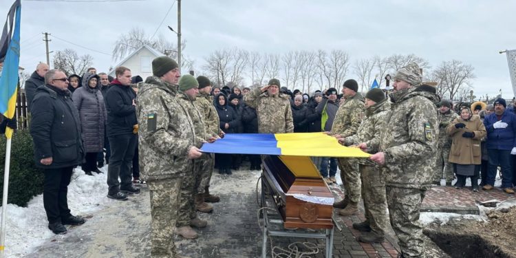 В останню путь захисника Олександра Петрика провели на Тернопільщині