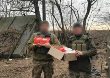 «Українська команда» Тернопільщини передала на фронт ще 740 теплих наборів