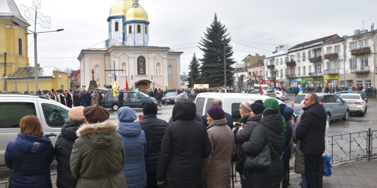 На Тернопільщині зустріли тіло захисника Віталія Дзюня
