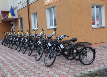 Понад 10 триколісних електровелосипедів для соцробітників отримали у Борсуківській громаді за кошти ПРООН