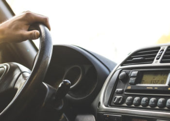 Купувати автомобіль найкраще через посередників