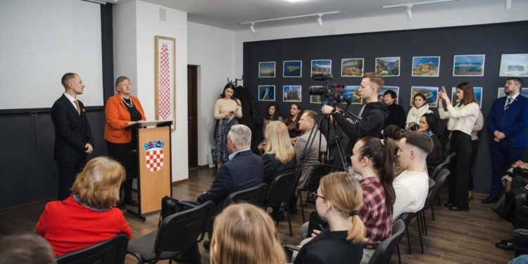 До Класичного університету Тернополя завітала делегація з Хорватії