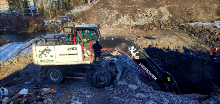 На Тернопільщині реконструюють аварійний міст