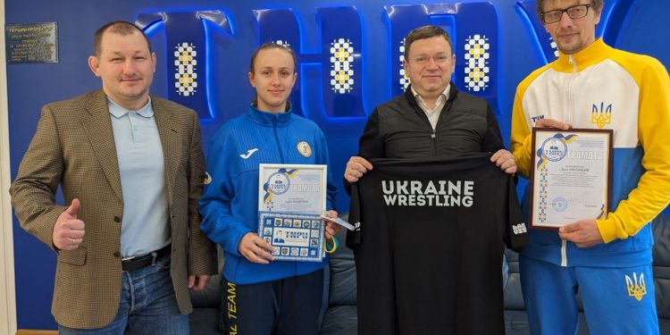 Значок Майстра спорту з рук ректора ТНПУ: про успіхи, що не знають перешкод