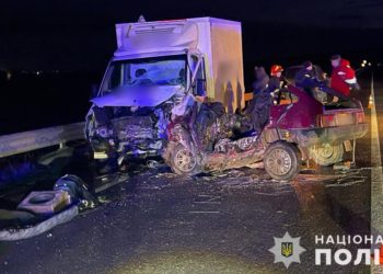 Жахлива аварія на трасі “Тернопіль-Львів”: авто з написом “На щиті” зіткнулося з ВАЗом