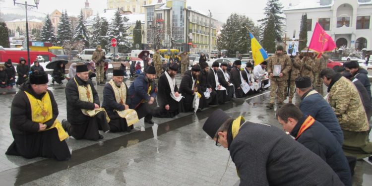 На Тернопільщині зустріли тіло загиблого Героя Василя Ковальчука