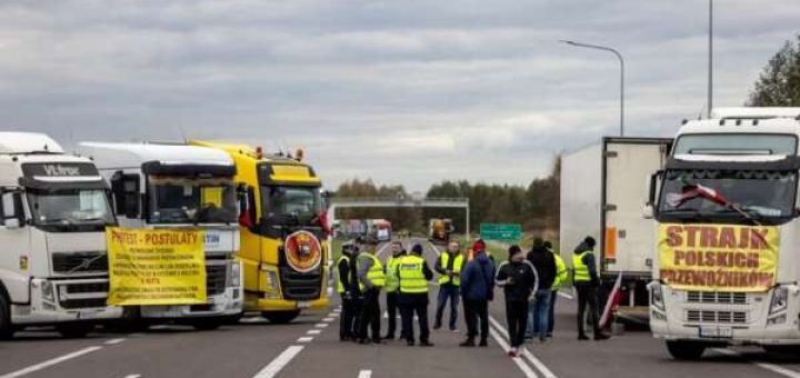 Ще один пункт пропуску на українсько-польському кордоні чекає блокада
