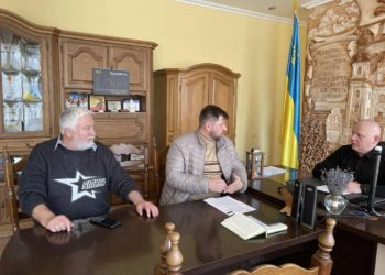 Автори “Книги пам’яті” зустрілися з головою Збаразької територіальної громади Романом Полікровським