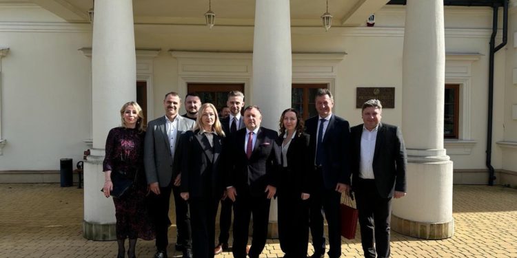 Ректор ЗУНУ Оксана Десятнюк підписала договір про співпрацю з ректором Люблінської політехніки Збігнєвом Патером