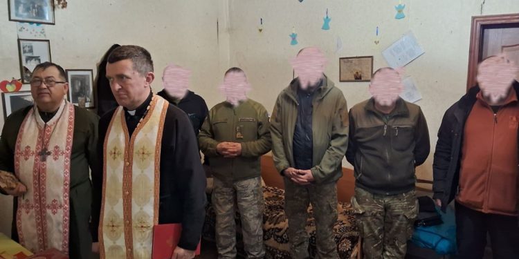 Отець-декан Михайло Піняга з Тернопільщини відвідав передову