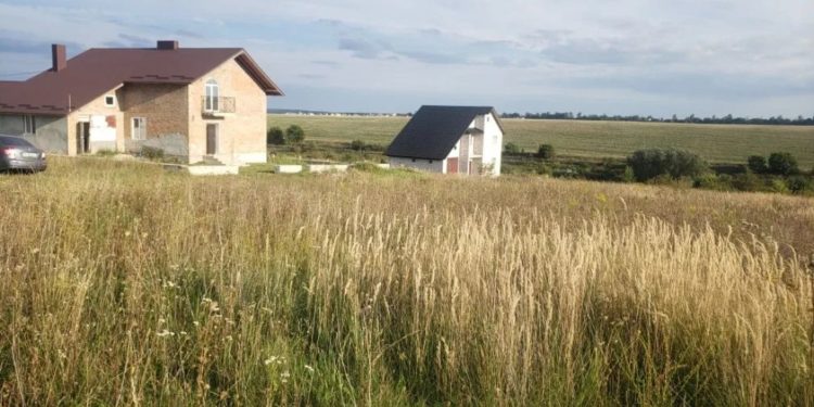 Дві земельні ділянки біля міста: такі подарунки одержують депутати Тернопільської облради