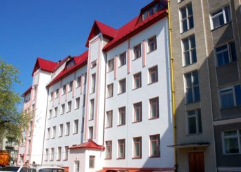 Тернопільска районна рада віддає свою лікарню місту: депутати здорові?