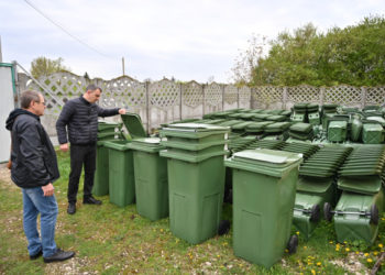 Лановецька громада отримала 2 тисячі контейнерів для ТПВ від донорів