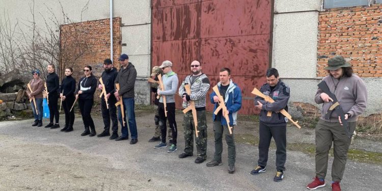 Центр готовності цивільних провів у Тернополі тактичне заняття