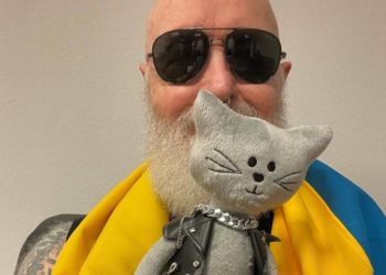 “Slava kat”: вокаліст Judas Priest опублікував фото з тернопільським котиком